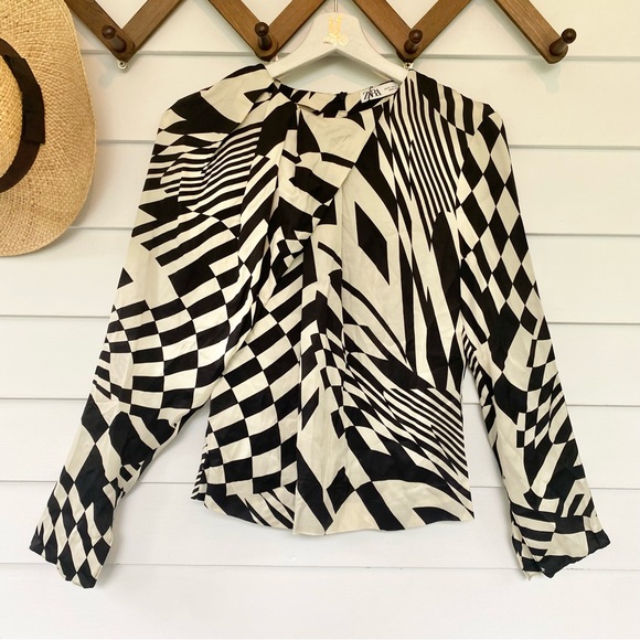 NEW Zara Pleat Neck Mod Geometric Top - Picture 7 of 12